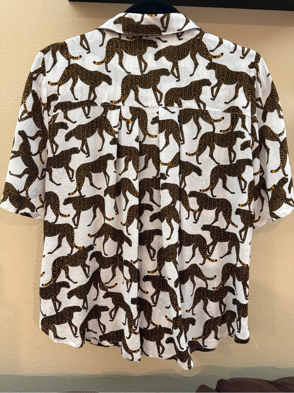 Jane + Delancey Cheetah Animal Print Button Front Blouse- Women’s - Picture 2 of 12